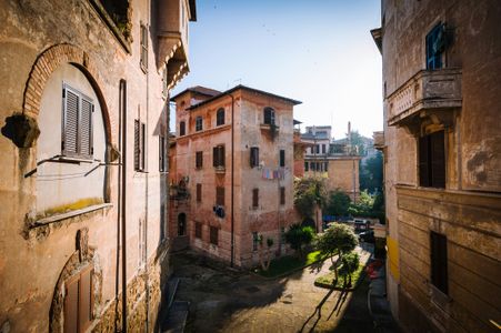 Sunlit Roman Courtyard — 64-piece jigsaw puzzle