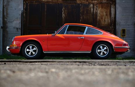 Classic Orange Coupe — 150-piece jigsaw puzzle