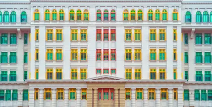 Façade symétrique colorée — puzzle de 500 pièces