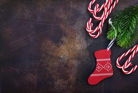 Festive Holiday Charm — 300-piece jigsaw puzzle