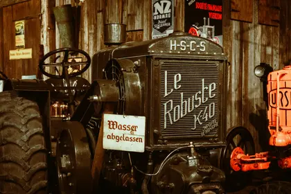 Vintage Tractor Display — 500-piece jigsaw puzzle