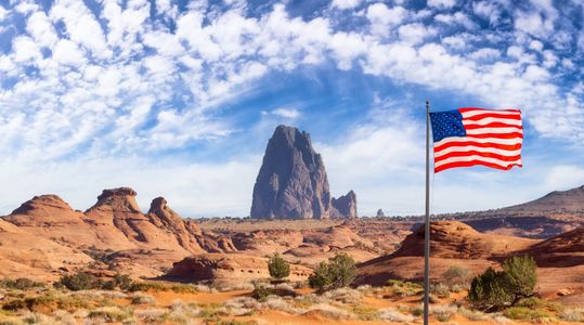 Desert Monument and Flag — 200-piece jigsaw puzzle