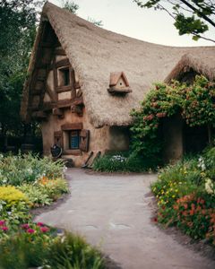 Charming Woodland Cottage — 150-piece jigsaw puzzle