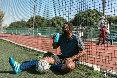 Joyful Soccer Break — 100-piece jigsaw puzzle