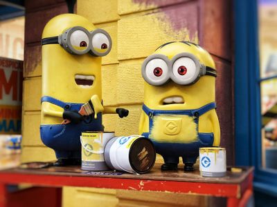 Minion Painting Mischief — 400-piece jigsaw puzzle