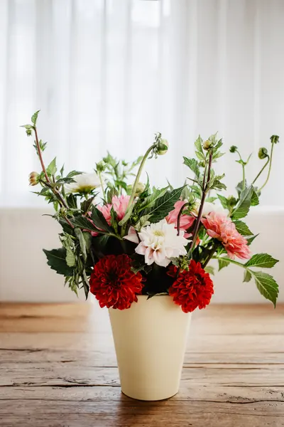 Vibrant Floral Arrangement — 200-piece jigsaw puzzle