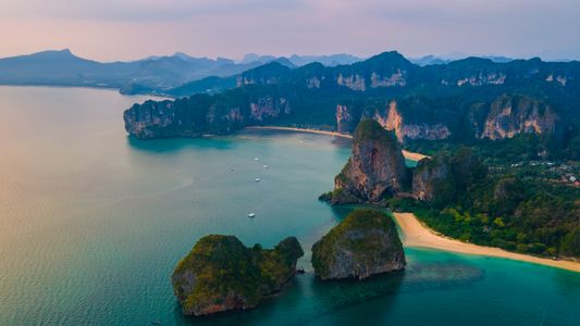 Serene Coastal Escape — 100-piece jigsaw puzzle
