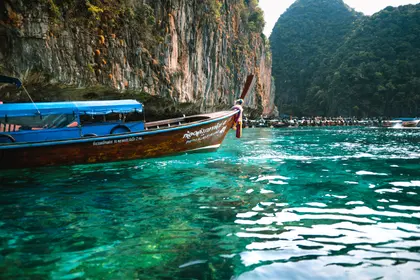 Emerald Waterscape — 200-piece jigsaw puzzle