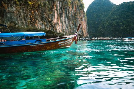 Emerald Waterscape — 200-piece jigsaw puzzle