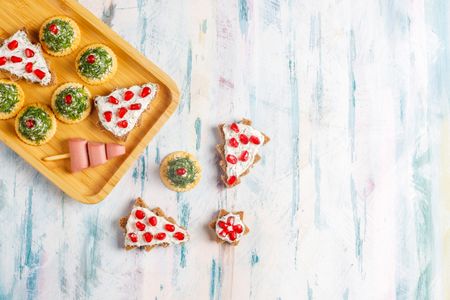 Festive Holiday Snacks — 300-piece jigsaw puzzle