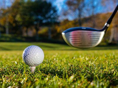 Golf Swing Moment — 300-piece jigsaw puzzle