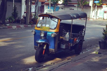 Charming Tuk-Tuk Street — 300-piece jigsaw puzzle
