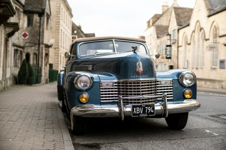 Vintage Cadillac Charm — 200-piece jigsaw puzzle