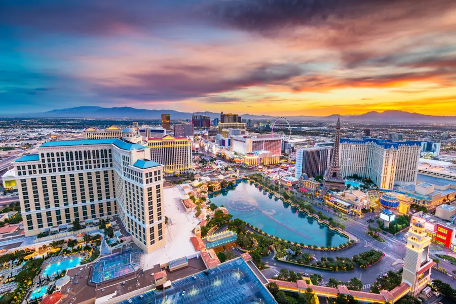 Vibrant Las Vegas Skyline — 400-piece jigsaw puzzle