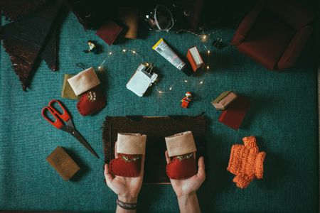 Crafted Holiday Cheer — 300-piece jigsaw puzzle