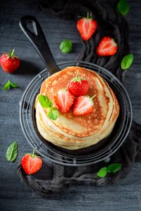 Strawberry Pancake Delight — 150-piece jigsaw puzzle