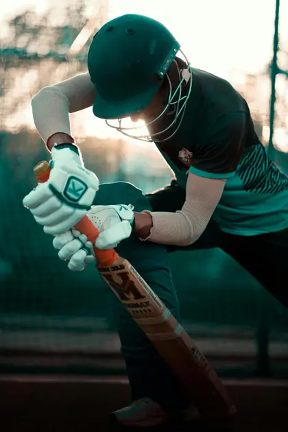 Focused Cricket Player — 150-piece jigsaw puzzle