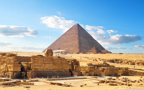 Majestic Pyramid View — 64-piece jigsaw puzzle