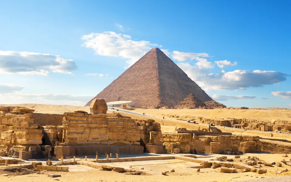 Majestic Pyramid View — 64-piece jigsaw puzzle