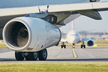 Airplane on Runway — 500-piece jigsaw puzzle