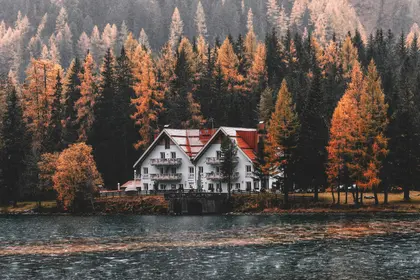 Autumn Lakeside Retreat — 500-piece jigsaw puzzle