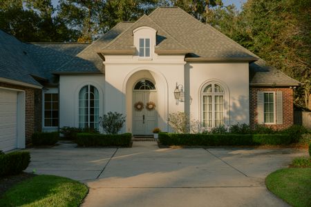 Charming Suburban Home — 300-piece jigsaw puzzle