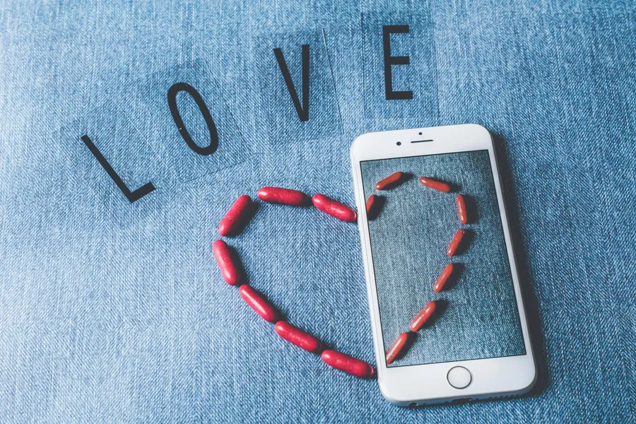 Love in Focus — 300-piece jigsaw puzzle