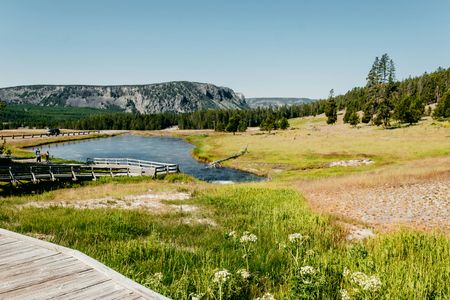 Peaceful Valley View — 200-piece jigsaw puzzle