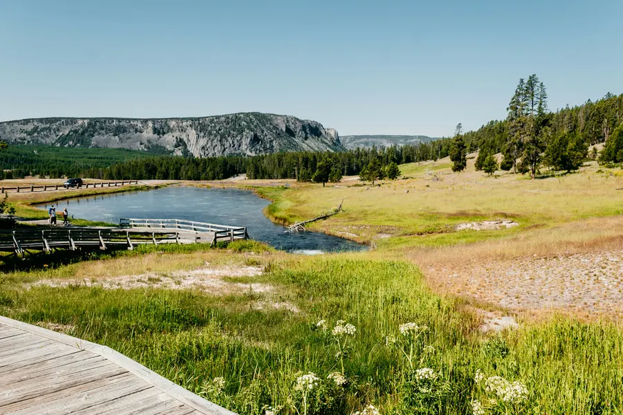 Peaceful Valley View — 200-piece jigsaw puzzle