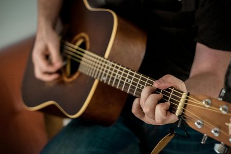 Melodic Strumming — 200-piece jigsaw puzzle