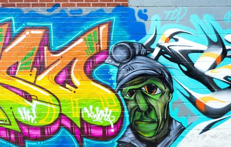 Vibrant Urban Art — 100-piece jigsaw puzzle