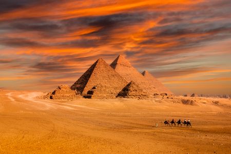 Sunset Over Pyramids — 400-piece jigsaw puzzle