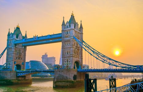 Sunrise Over Tower Bridge — 200-piece jigsaw puzzle