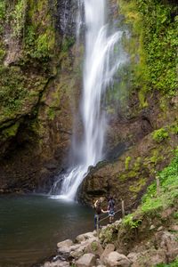Majestic Waterfall Adventure — 400-piece jigsaw puzzle