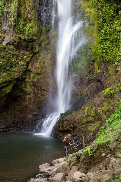 Majestic Waterfall Adventure — 400-piece jigsaw puzzle