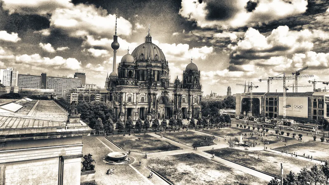 Historic Cityscape View — 300-piece jigsaw puzzle