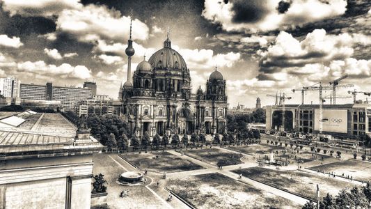 Historic Cityscape View — 300-piece jigsaw puzzle
