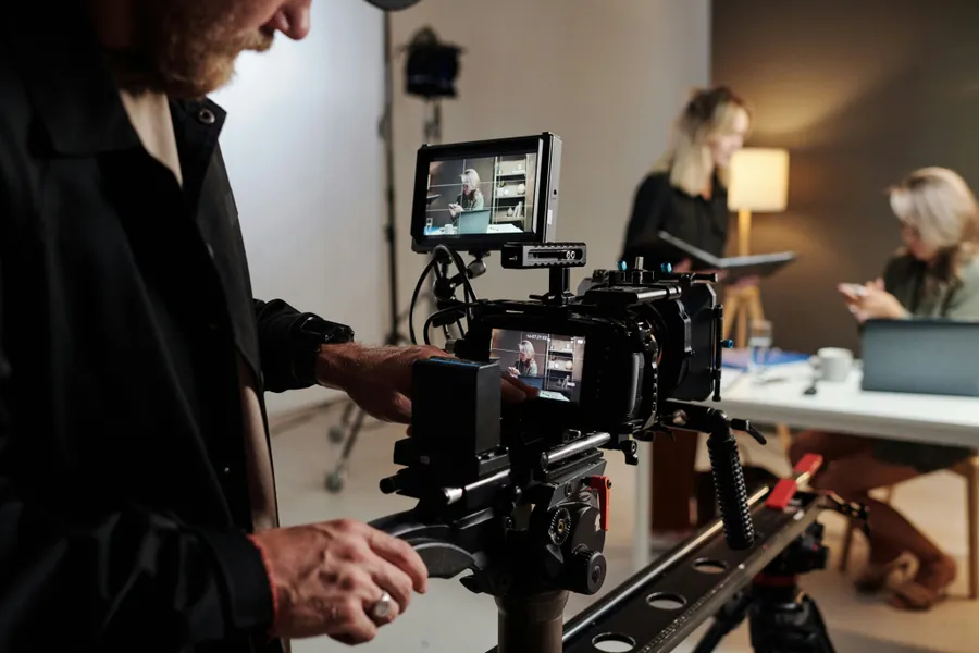 Behind the Scenes — 200-piece jigsaw puzzle