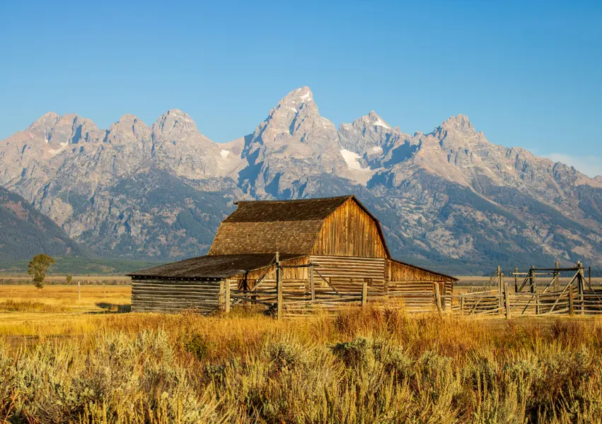 Rustic Barn in Mountains — 300-piece jigsaw puzzle