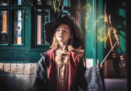 Young Witch in Magic — 400-piece jigsaw puzzle