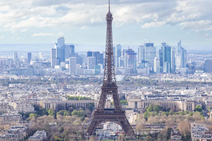 Parisian Skyline Majesty — 150-piece jigsaw puzzle