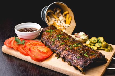 Barbecue Feast Platter — 400-piece jigsaw puzzle