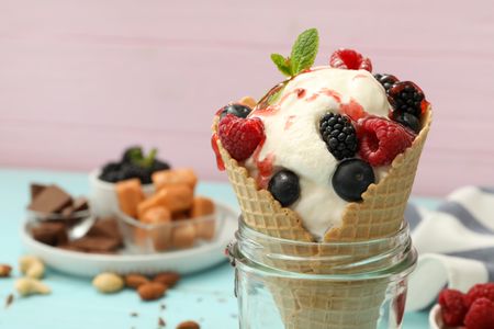 Berry Delight Cone — 400-piece jigsaw puzzle