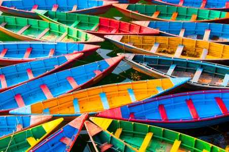 Vibrant Boats Harmony — 200-piece jigsaw puzzle