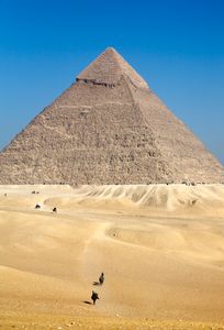 Majestic Pyramid View — 300-piece jigsaw puzzle