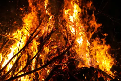 Blazing Campfire — 300-piece jigsaw puzzle