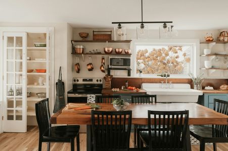 Charming Rustic Kitchen — 300-piece jigsaw puzzle