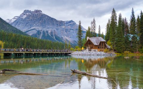 Mountain Lakeside Retreat — 150-piece jigsaw puzzle