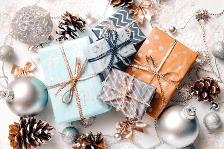 Festive Gift Arrangement — 500-piece jigsaw puzzle