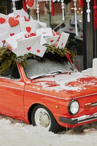 Valentine's Day Car — 200-piece jigsaw puzzle